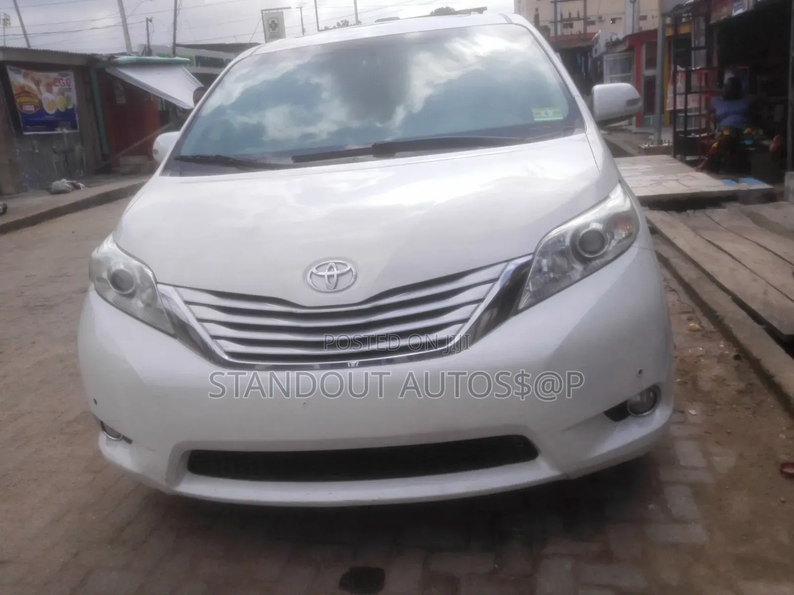 Toyota Sienna 2013 White