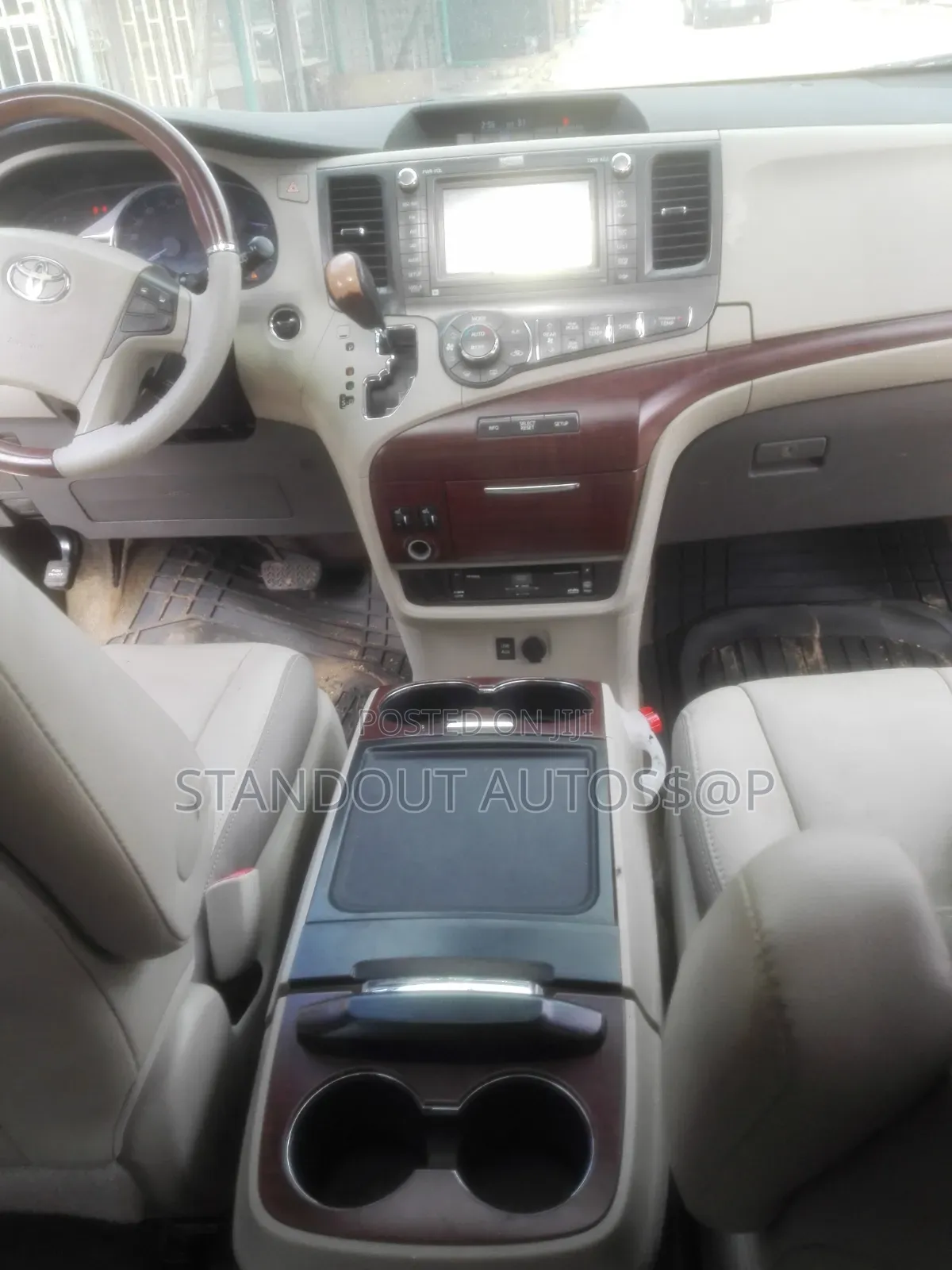 Toyota Sienna 2013 White