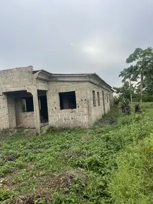 5bdrm Bungalow in Oke Ore, Ado-Odo/Ota for sale