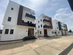 5bdrm Duplex in Jahi for sale