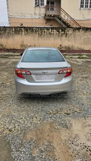 Toyota Camry SE 4dr Sedan (2.5L 4cyl 6A) 2014 Silver