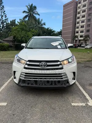 Toyota Highlander XLE V6 4x2 (3.5L 6cyl 6A) 2016 White
