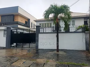2bdrm Apartment in Lekki Phase 1, Gbagada for rent