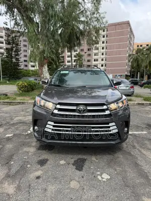 Toyota Highlander XLE 2019 Gray