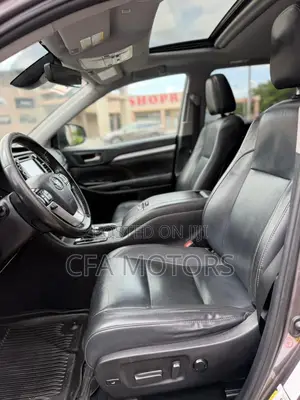 Toyota Highlander XLE 2019 Gray