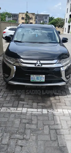 Mitsubishi Outlander SE FWD 2016 Black