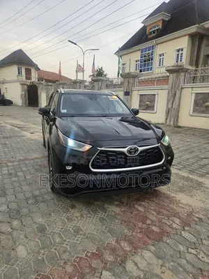 Toyota Highlander XLE 2021 Black