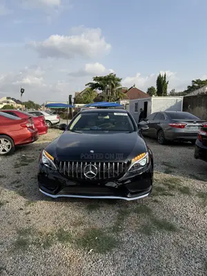 Mercedes-Benz C300 2016 Black