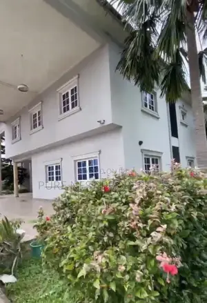 6bdrm Mansion in 11 Plots Of Land, GRA Phase 3 / Port-Harcourt for sale