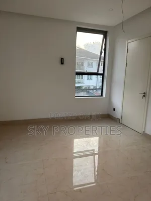 4bdrm Duplex in Lekki Admiralty for rent