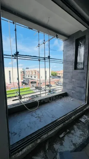 2bdrm Apartment in Main Lekki Phase 1 for sale