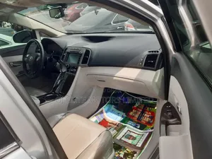 Toyota Venza Limited 2011 Silver