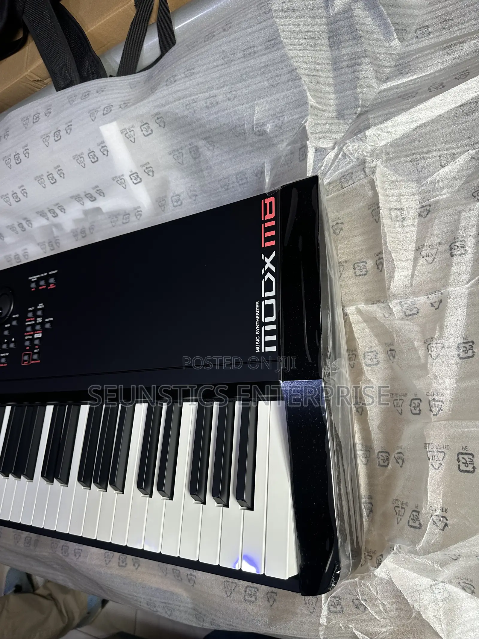 Quality Yamaha Modx M8 Workstation Keyboard/Piano