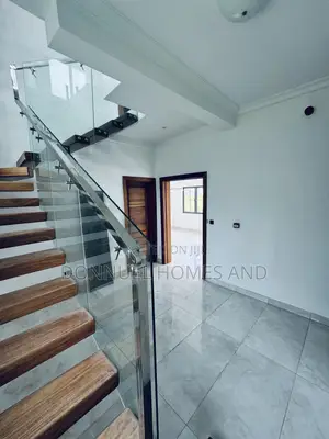 3bdrm Penthouse in Ikate for rent