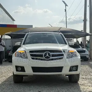 Mercedes-Benz GLK-Class 350 4MATIC 2011 White