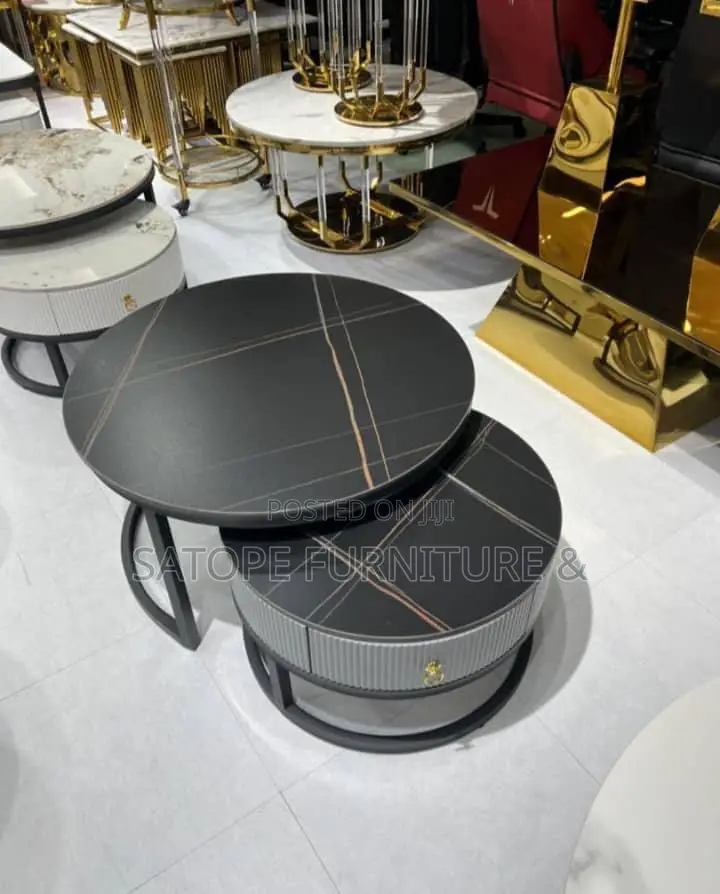 Quality Mable Top Center Table