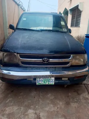 Toyota Tacoma 2000 Black