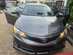 Toyota Camry SE Sport 4dr Sedan (2.5L 4cyl 6A) 2014 Gray