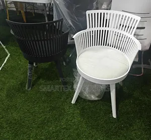 Best Quality Plastic Padded Chair
