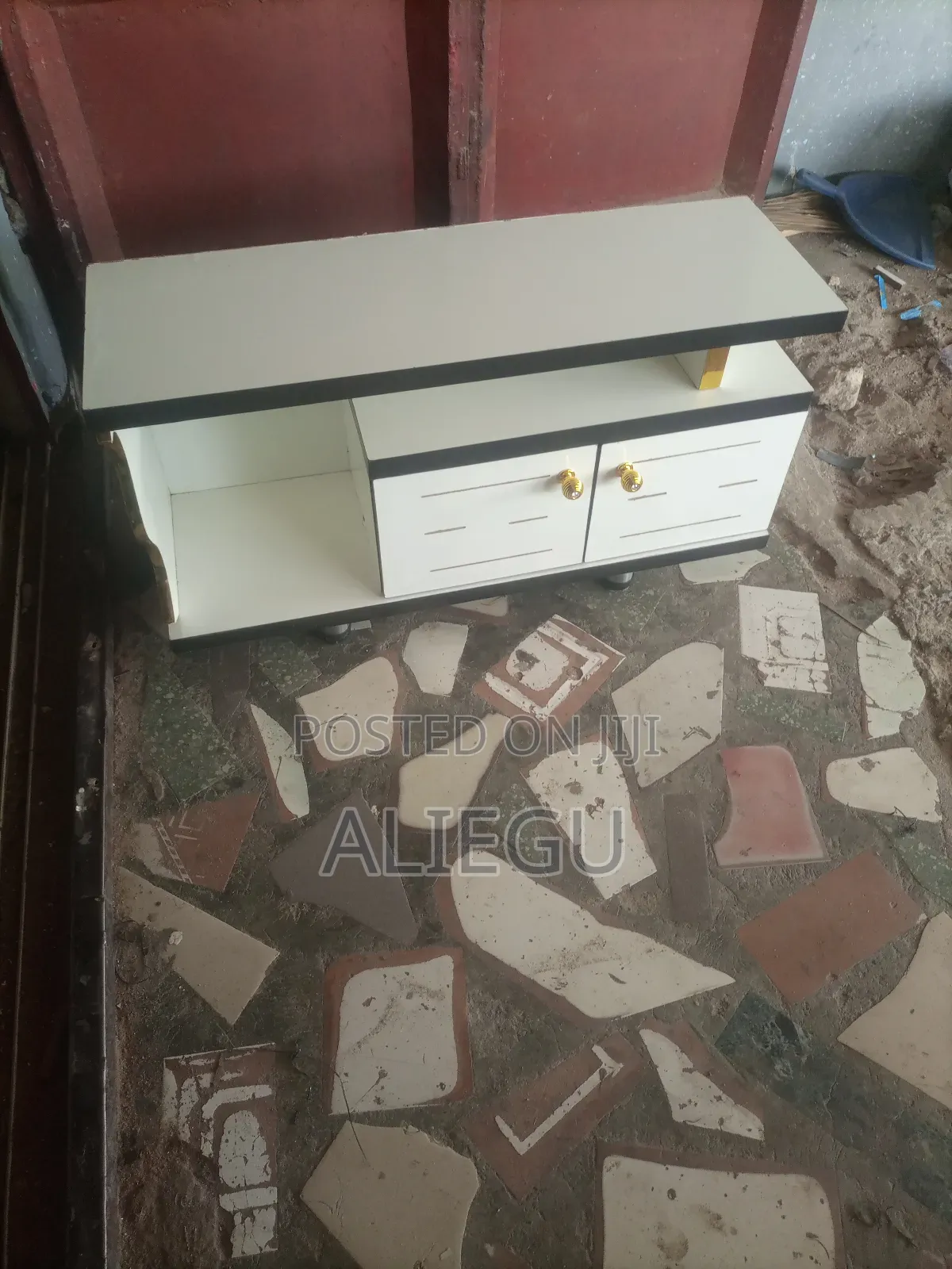 Fine and Durable Tv Bench