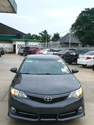Toyota Camry SE Sport 4dr Sedan w/Prod. End 11/13 (2.5L 4cyl 6A) 2014