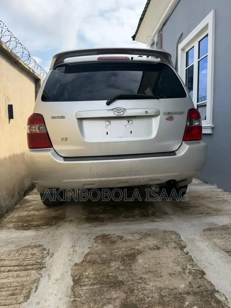 Toyota Highlander 2004 Silver