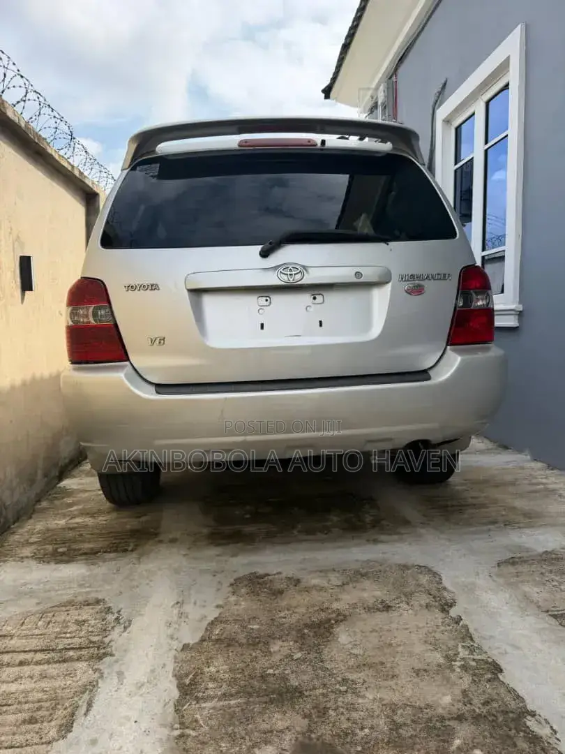 Toyota Highlander 2004 Silver