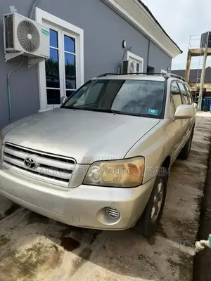 Toyota Highlander 2004 Silver