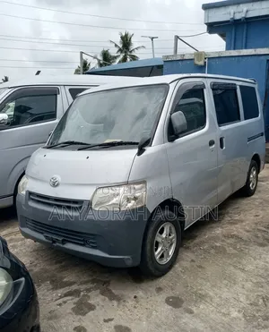 Toyota HiAce 2007 Grey