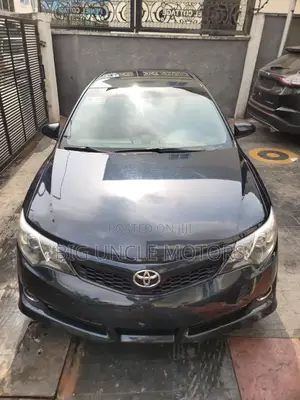 Toyota Camry SE 4dr Sedan (2.5L 4cyl 6A) 2012 Blue