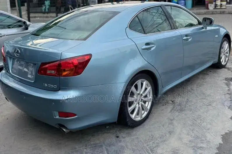 Lexus IS 2009 Blue