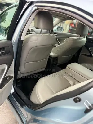 Lexus IS 2009 Blue