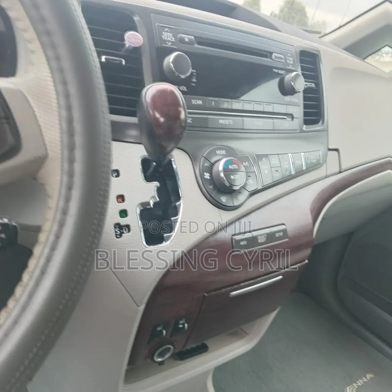Toyota Sienna 2011 Gray
