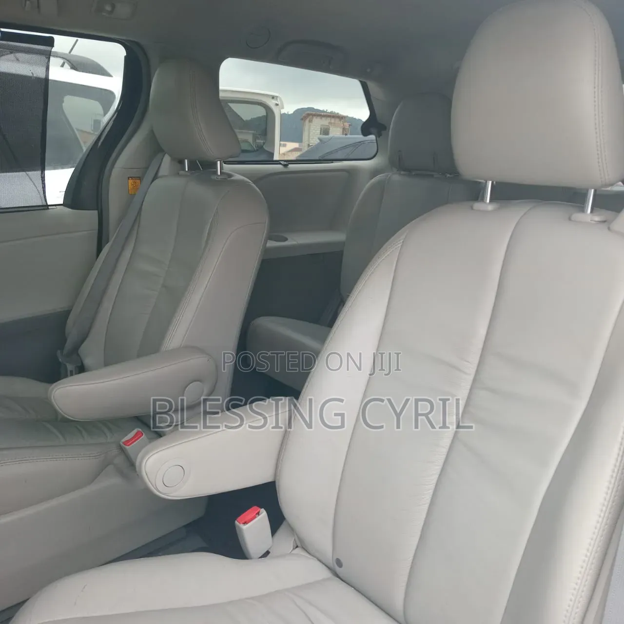 Toyota Sienna 2011 Gray