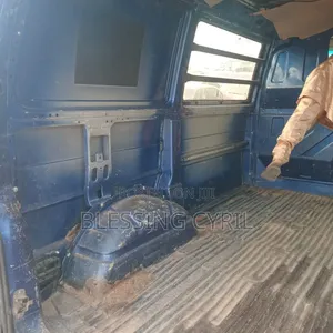 Volkswagen Transporter 2005 Blue