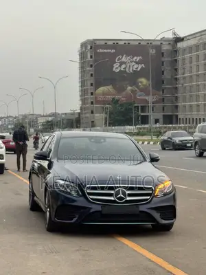 Mercedes-Benz E300 2018 Blue