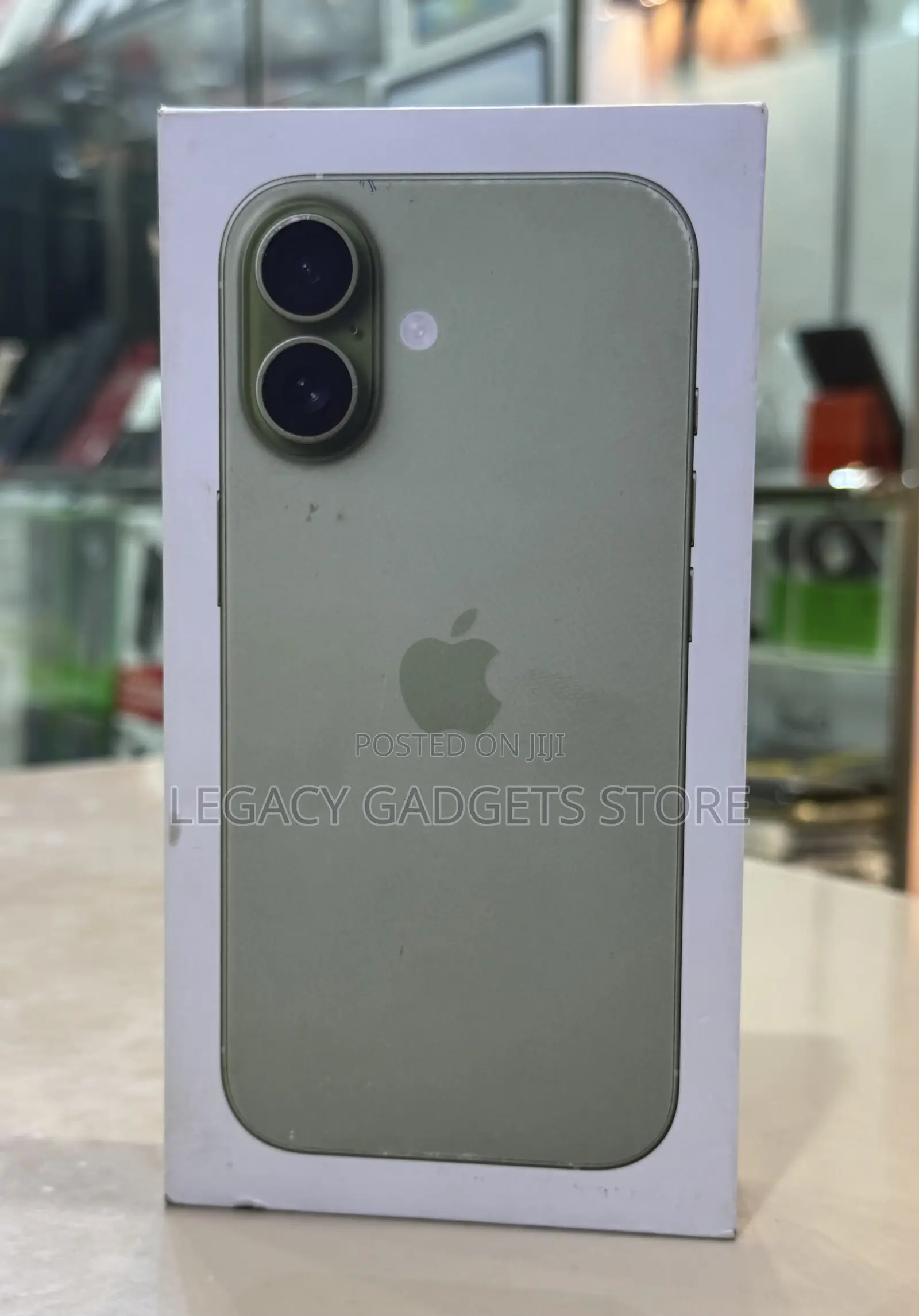 New Apple iPhone 17 256 GB Green