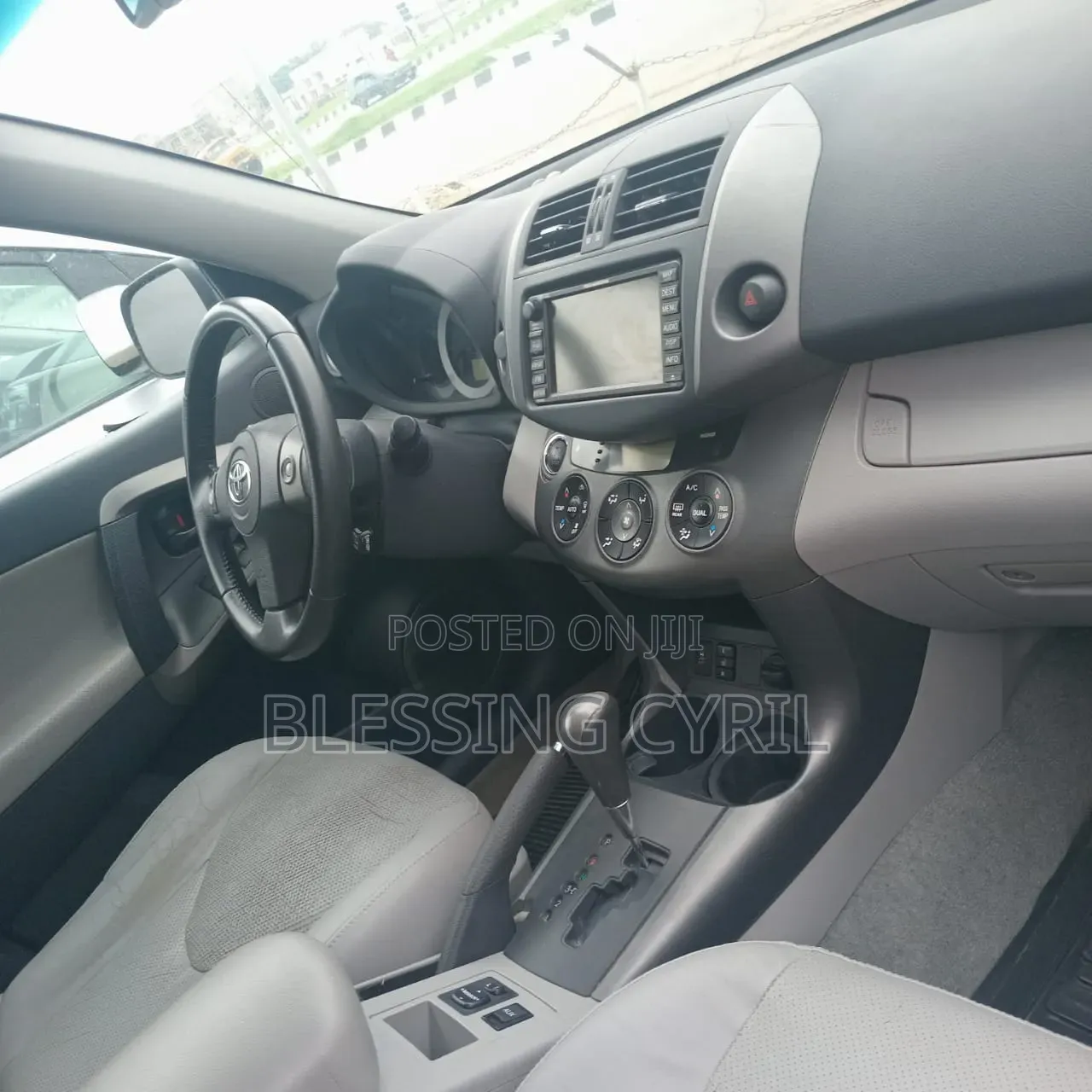 Toyota RAV4 2012 White