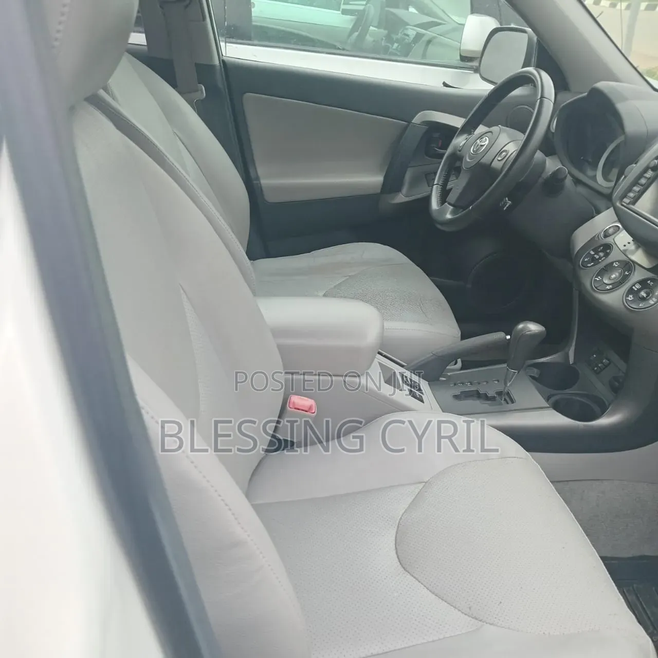 Toyota RAV4 2012 White