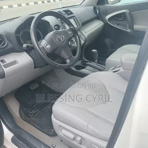 Toyota RAV4 2012 White