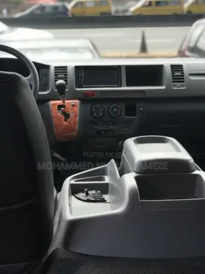 Toyota HiAce 2004 Black