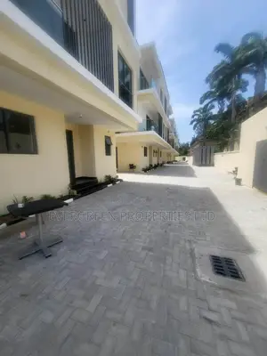 5bdrm Duplex in Parkview Estate for rent