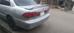 Honda Accord 2000 Silver