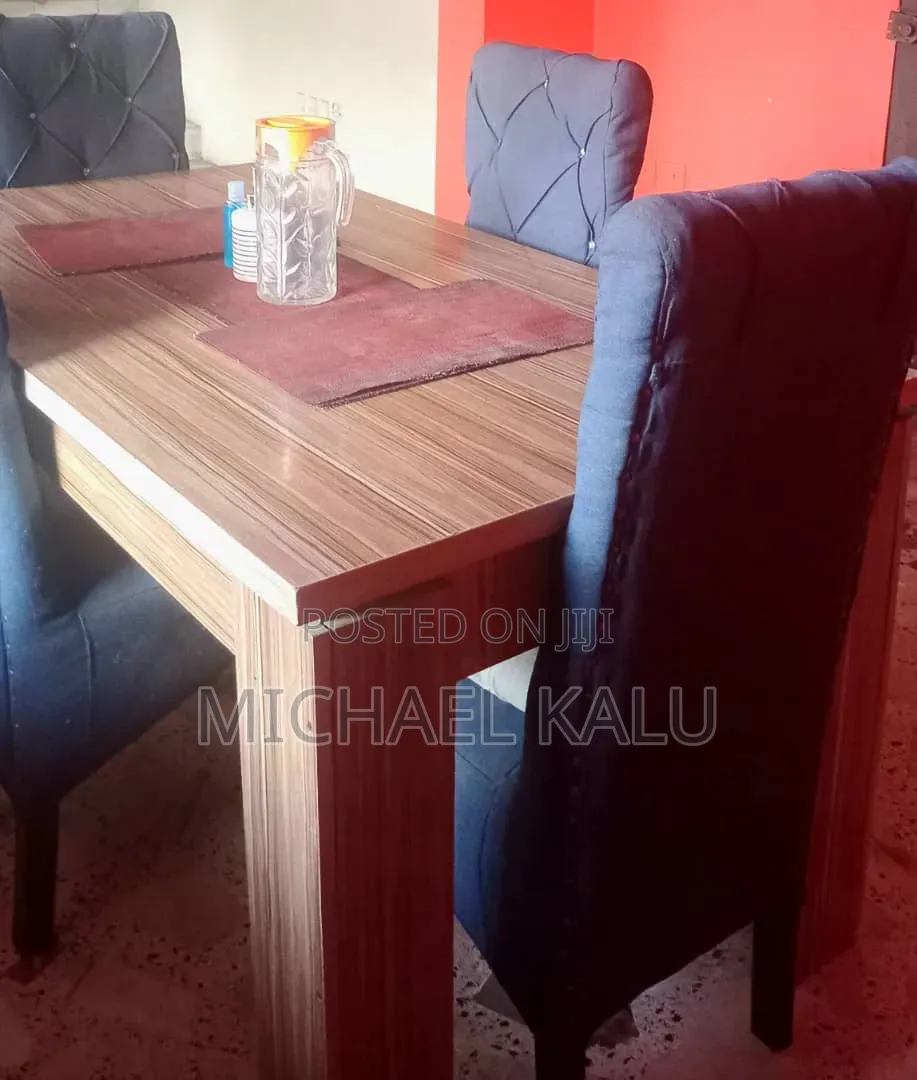 Clean Dining Table Set