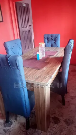 Clean Dining Table Set