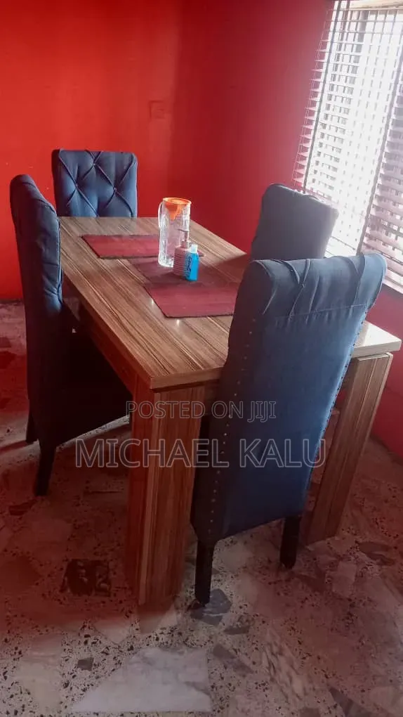 Clean Dining Table Set