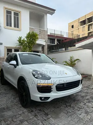 Porsche Cayenne S 4dr SUV AWD (3.6L 6cyl Turbo 8A) 2015 White