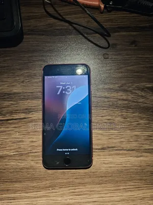 Apple iPhone SE 64 GB Red