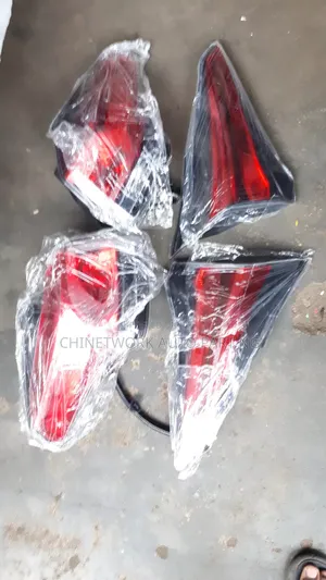 Toyota Rav4 2018 Complete Rear Tail Light Set | Original Backlight