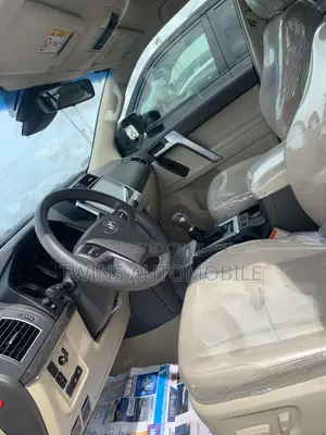 Toyota Land Cruiser Prado 4.0 2023 White